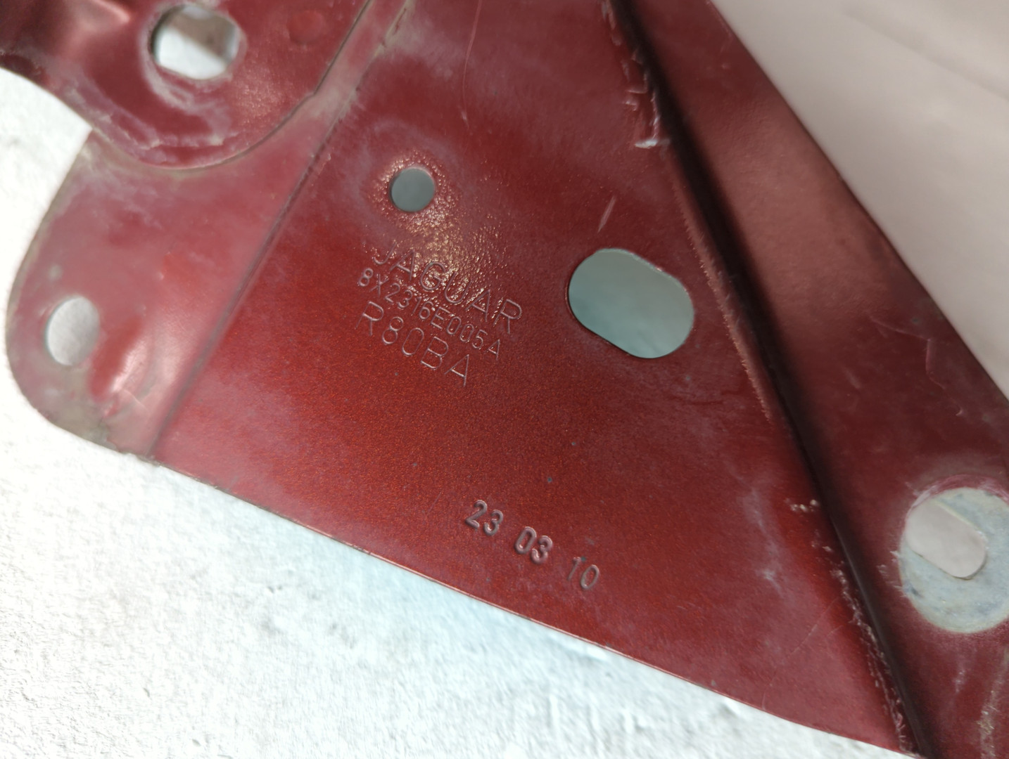 Крыло переднее левое