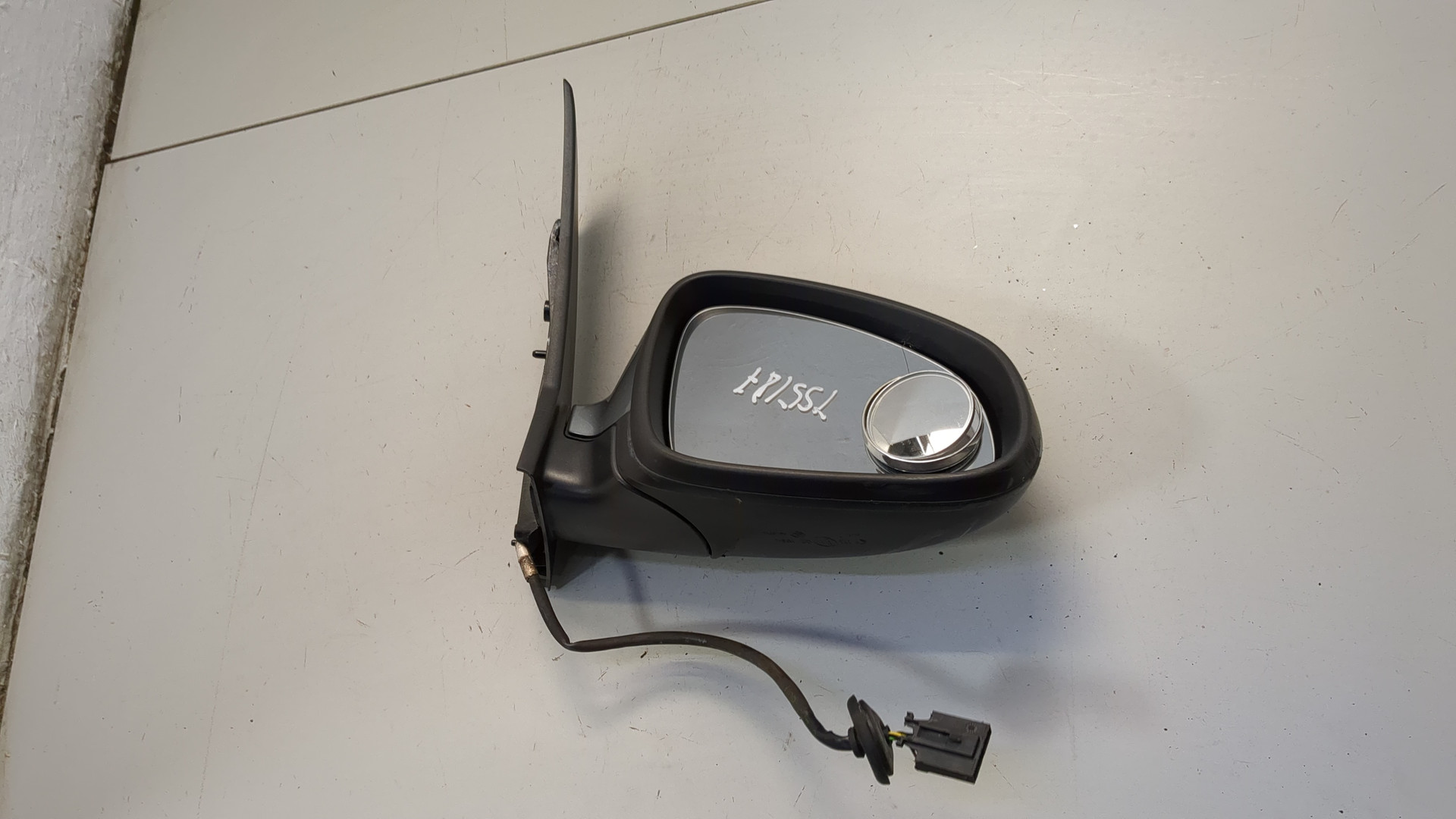 Зеркало правое электрическое