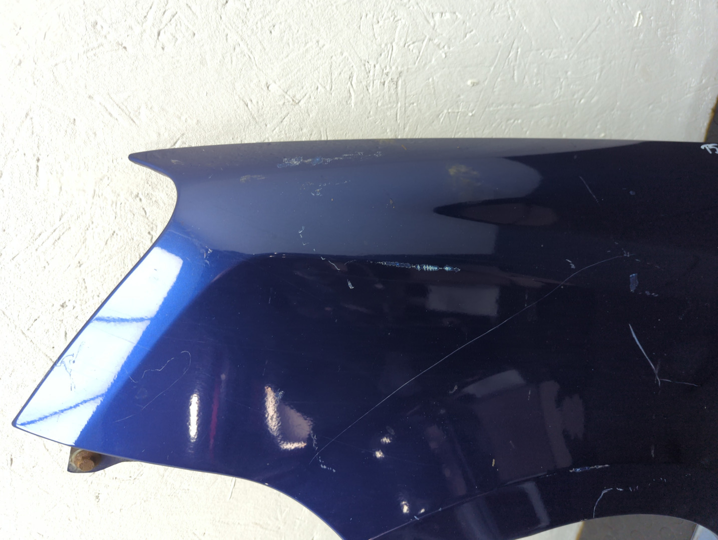 Крыло переднее левое