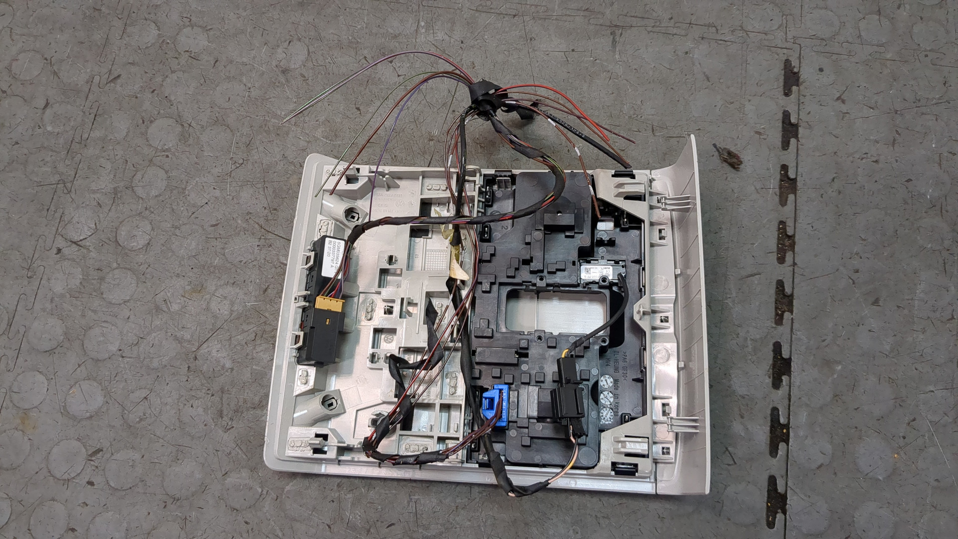 Плафон салонный