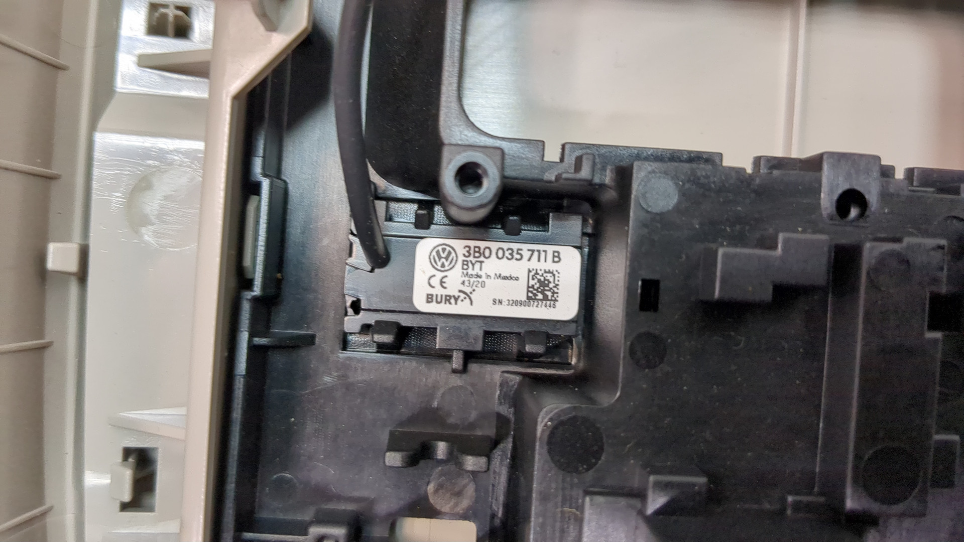 Плафон салонный