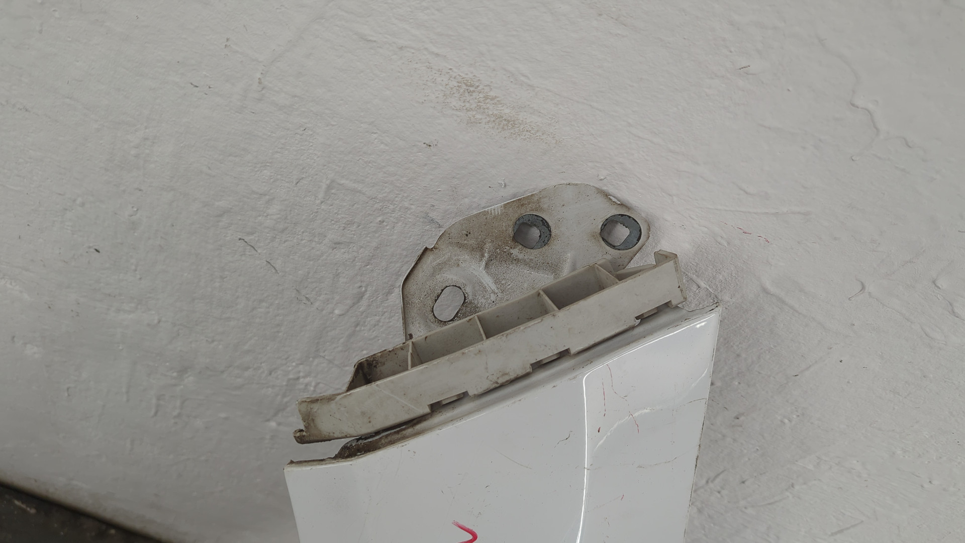 Крыло переднее левое