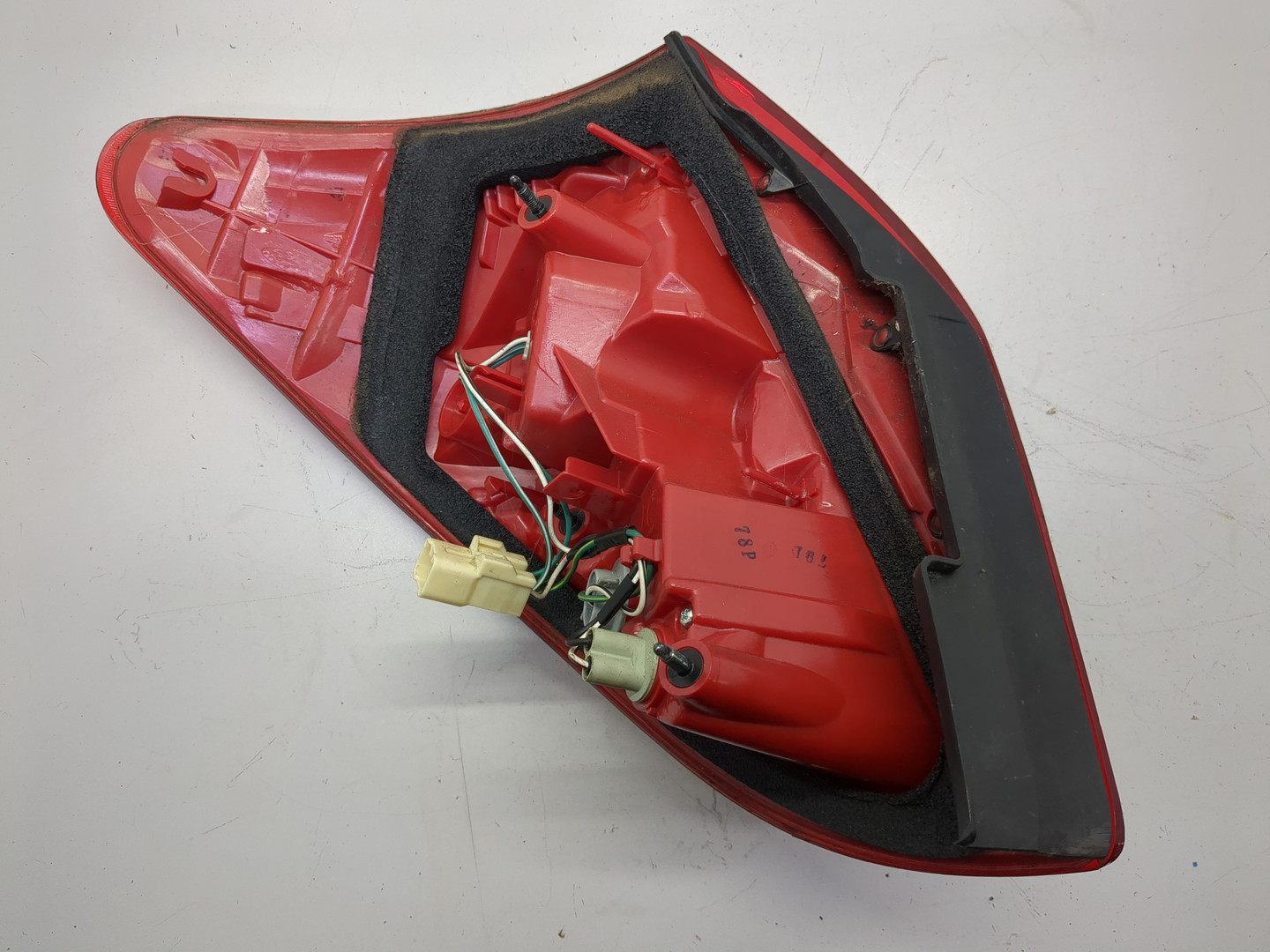 Фонарь задний правый