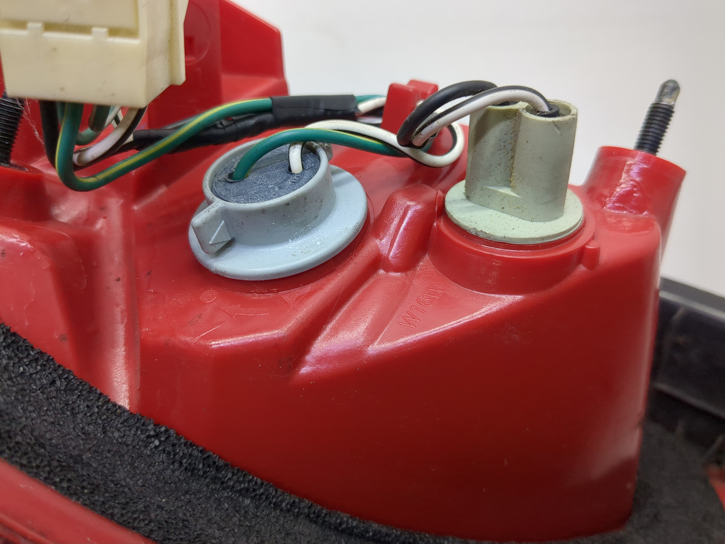 Фонарь задний правый