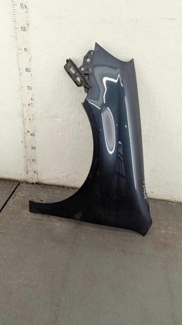 Крыло переднее левое