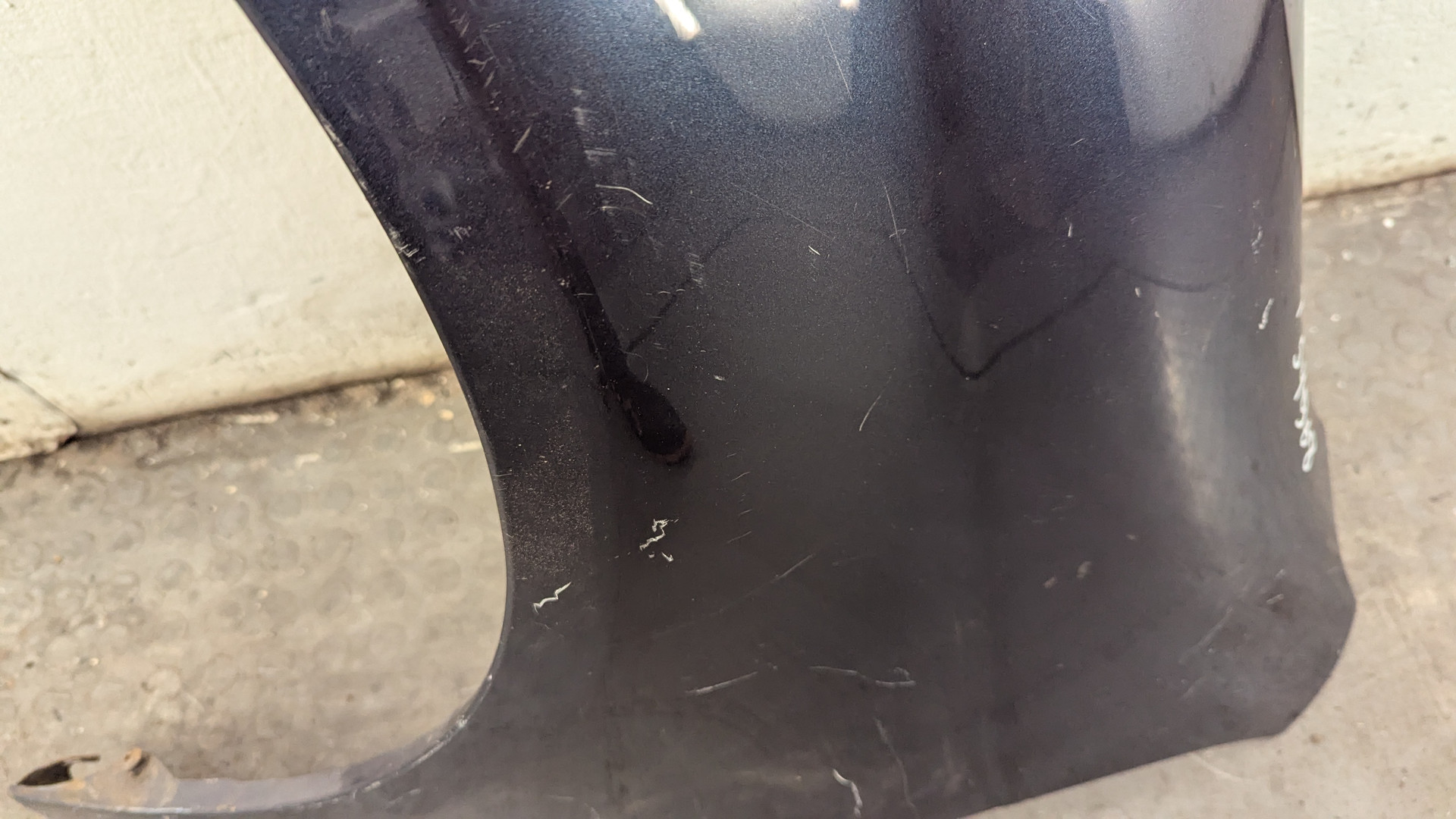 Крыло переднее левое