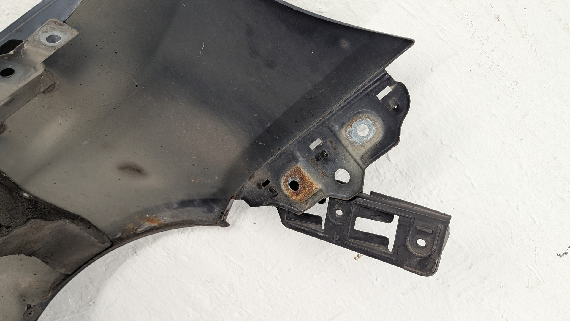 Крыло переднее левое