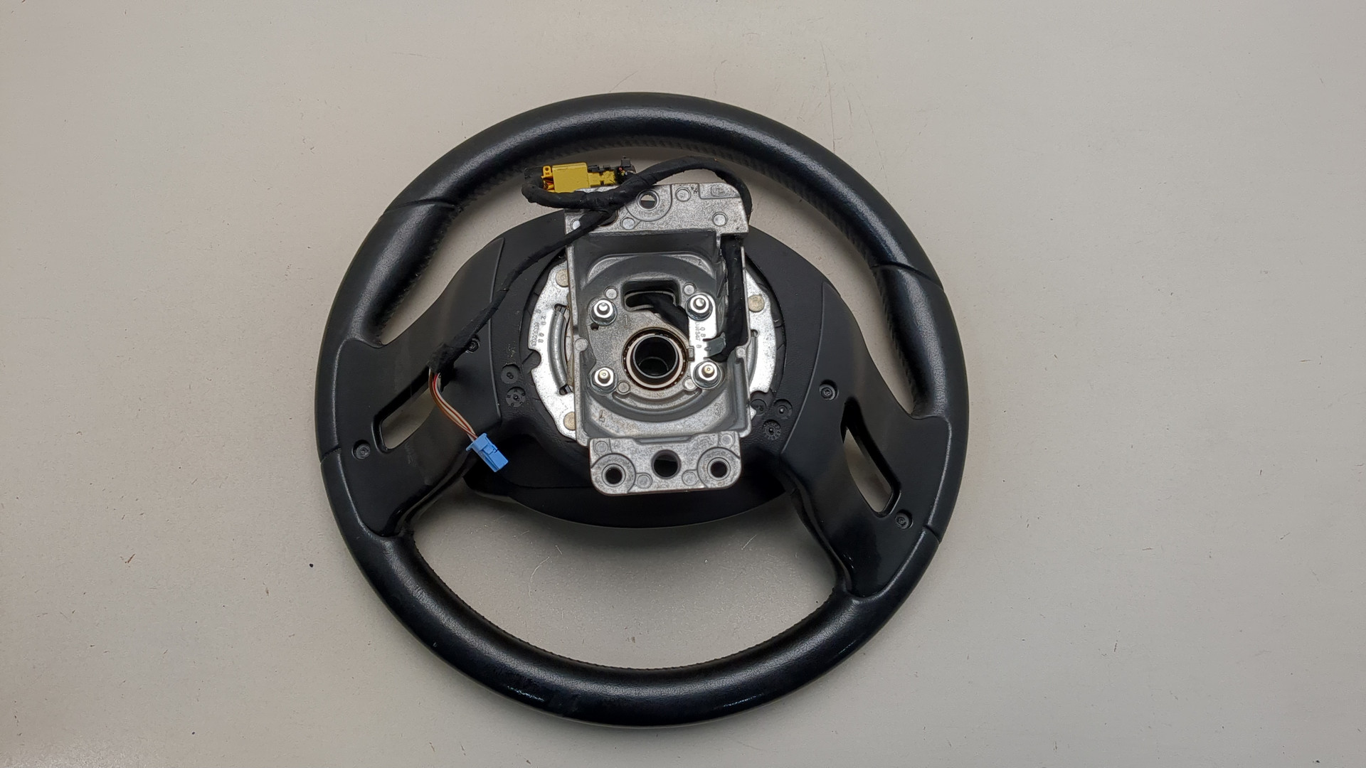 Рулевое колесо (руль)