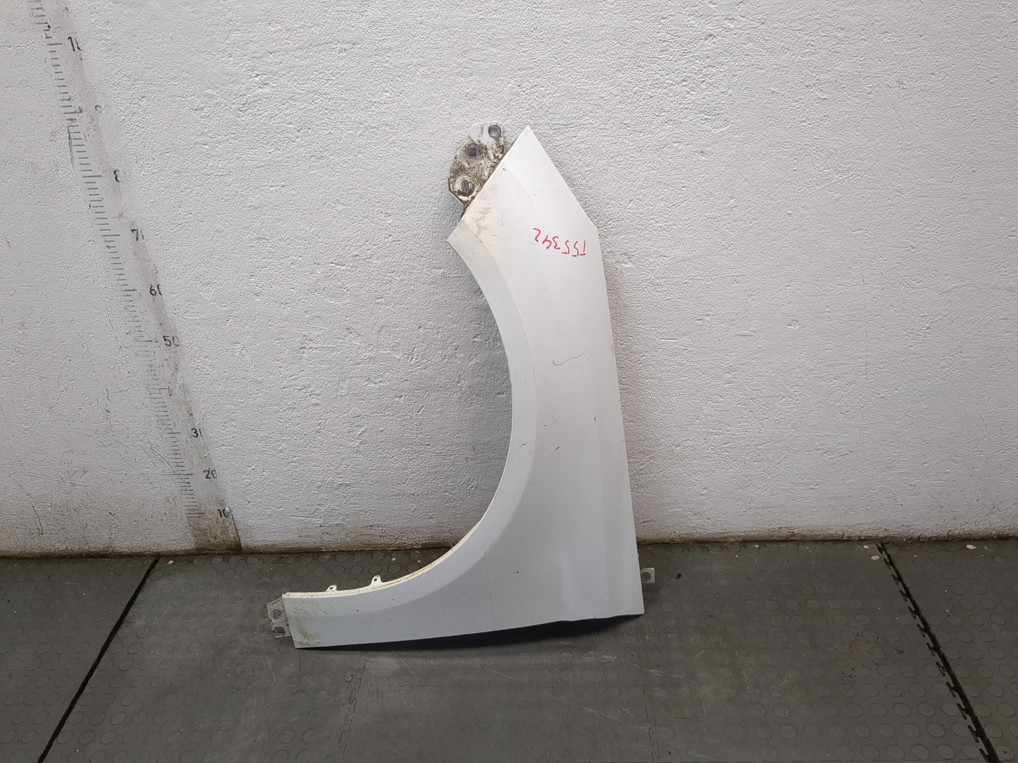 Крыло переднее левое