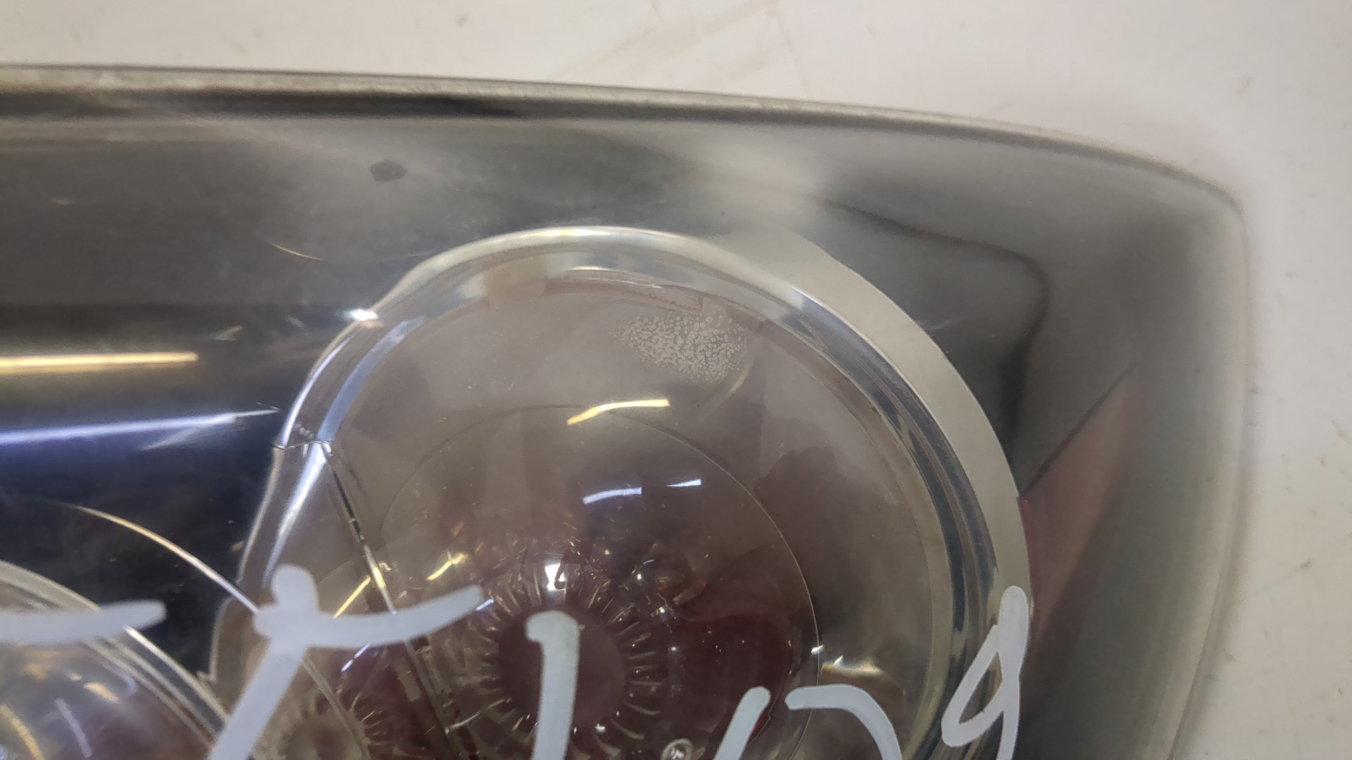 Фонарь задний правый