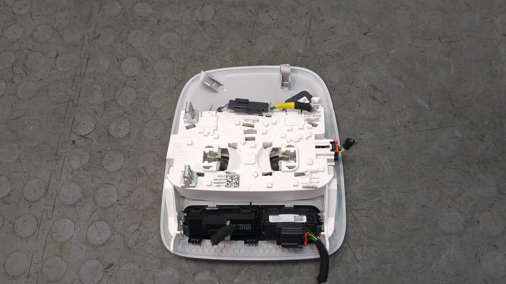 Плафон салонный