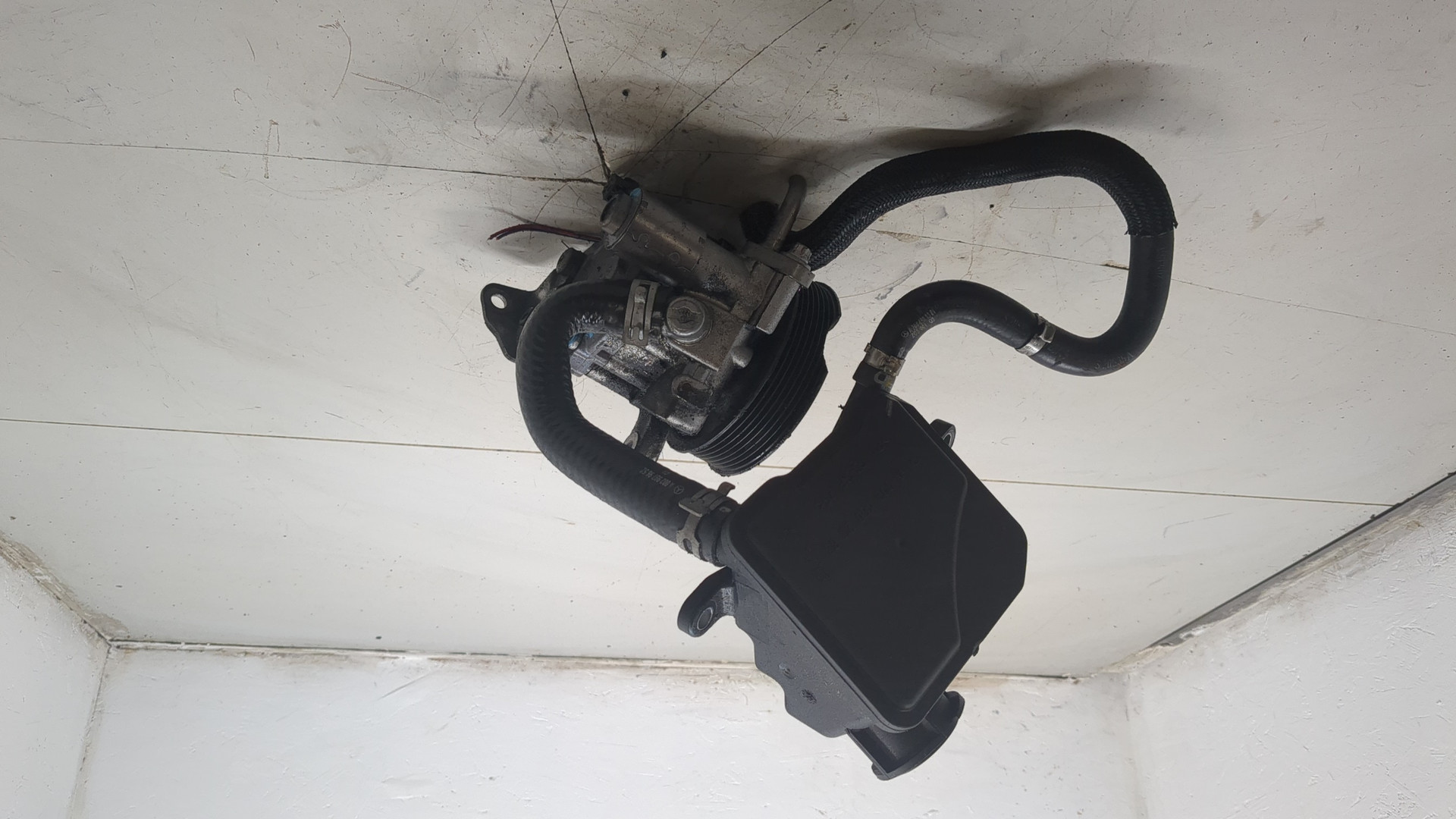 Насос ГУР (гидроусилитель руля)