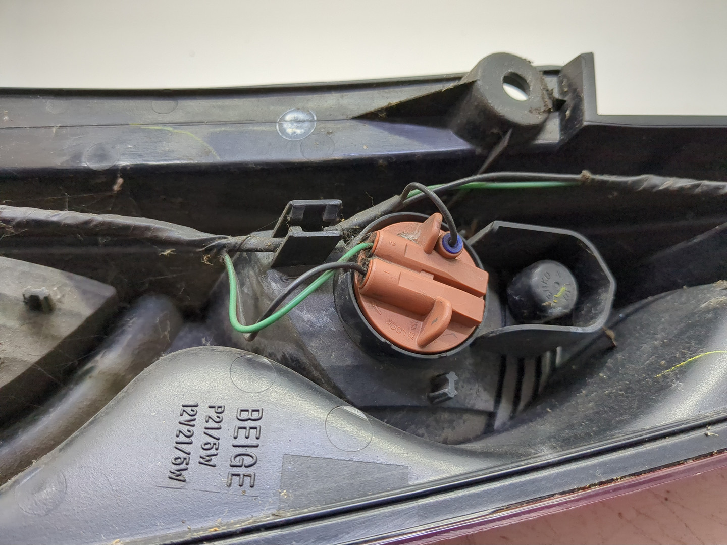 Фонарь задний левый