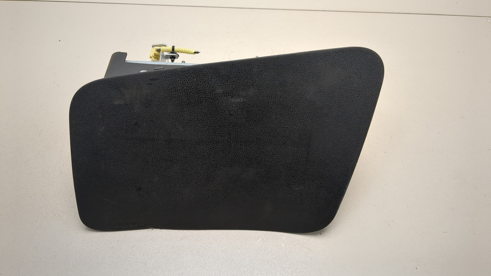 Подушка безопасности пассажирская (в торпедо)