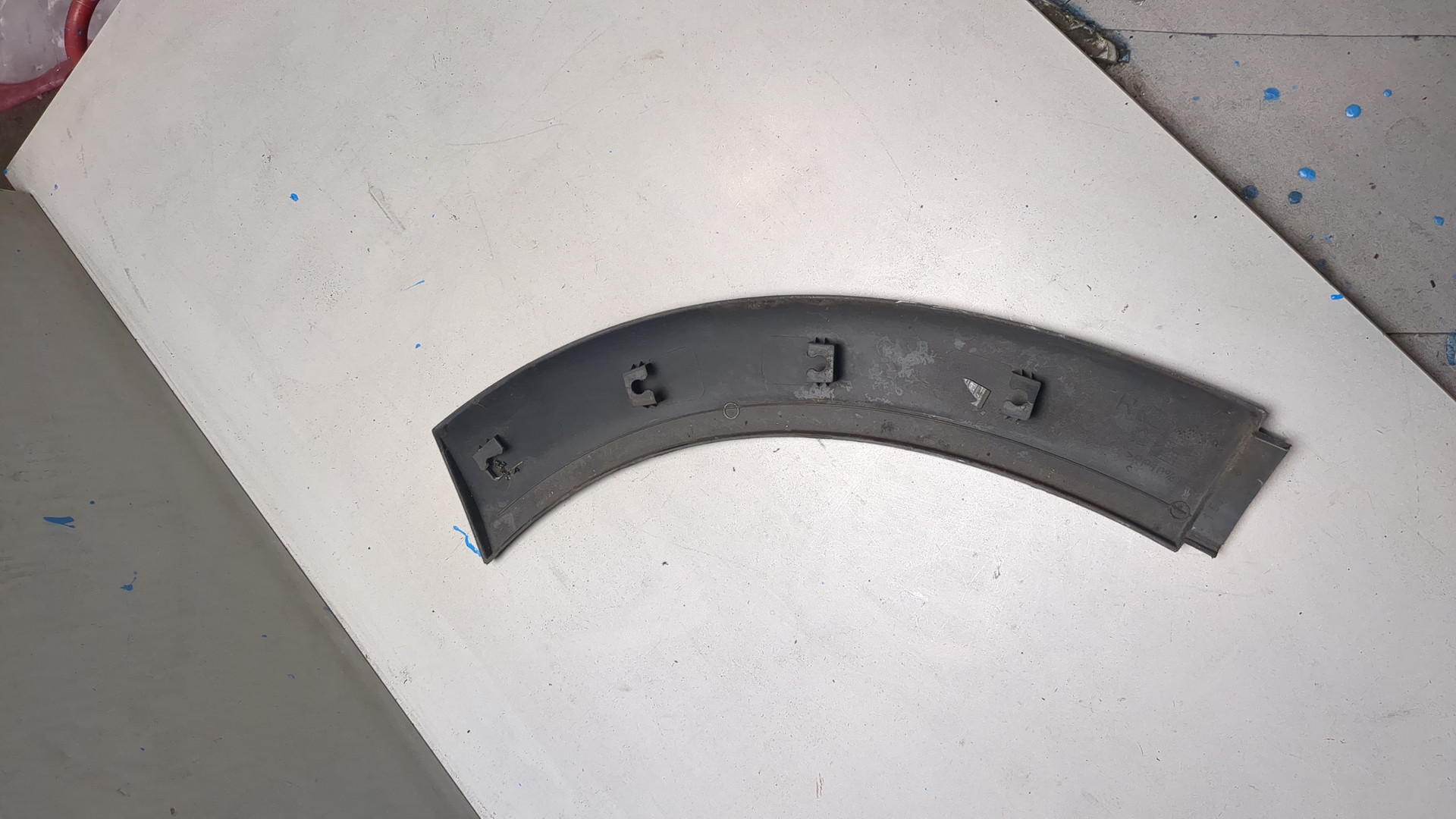 Накладка переднего крыла правого