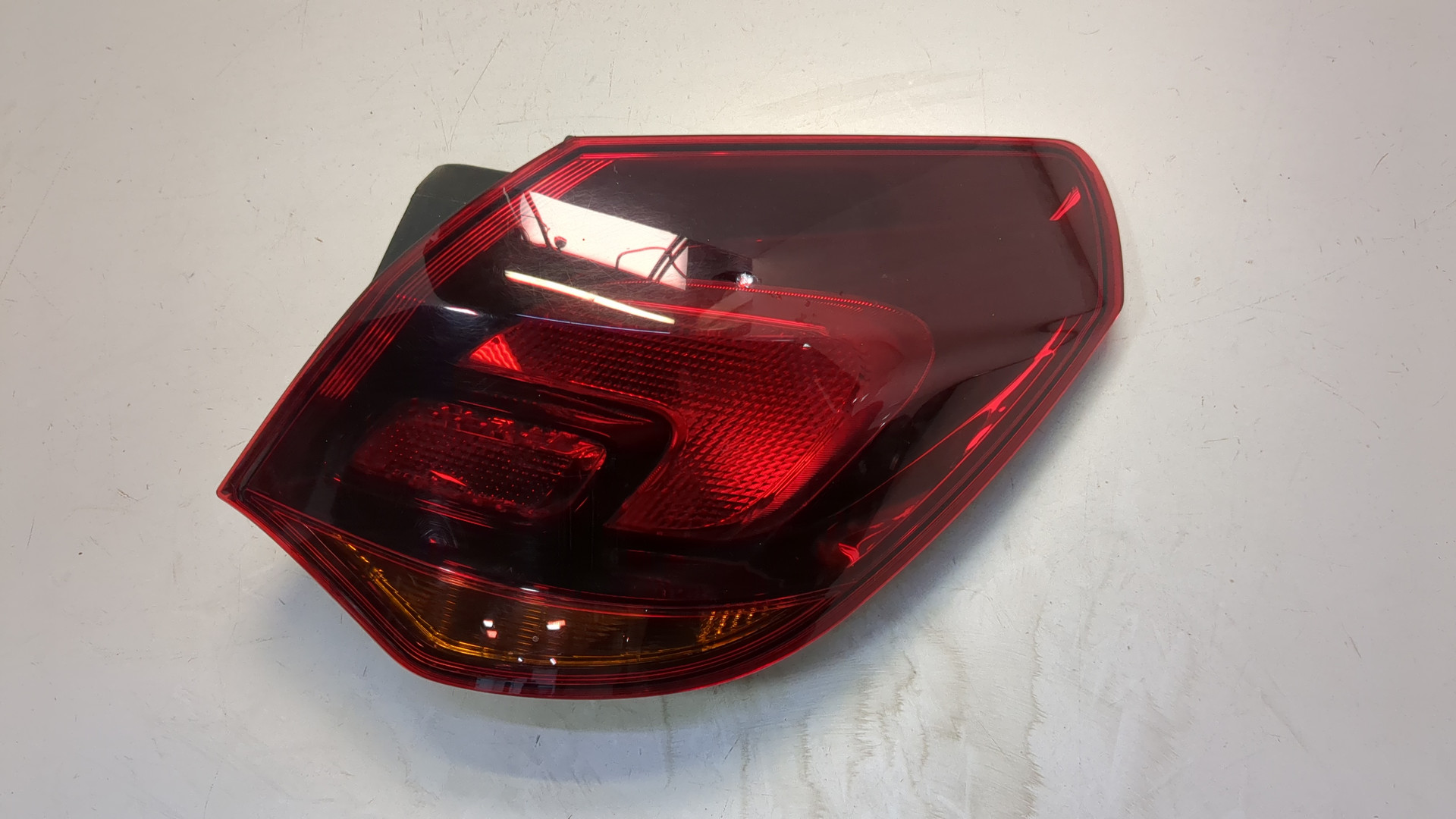 Фонарь задний правый