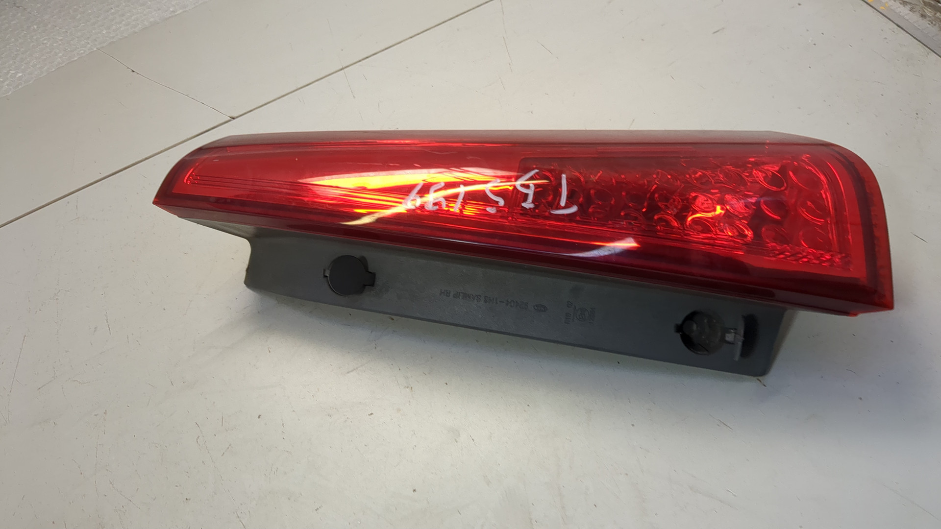 Фонарь задний правый