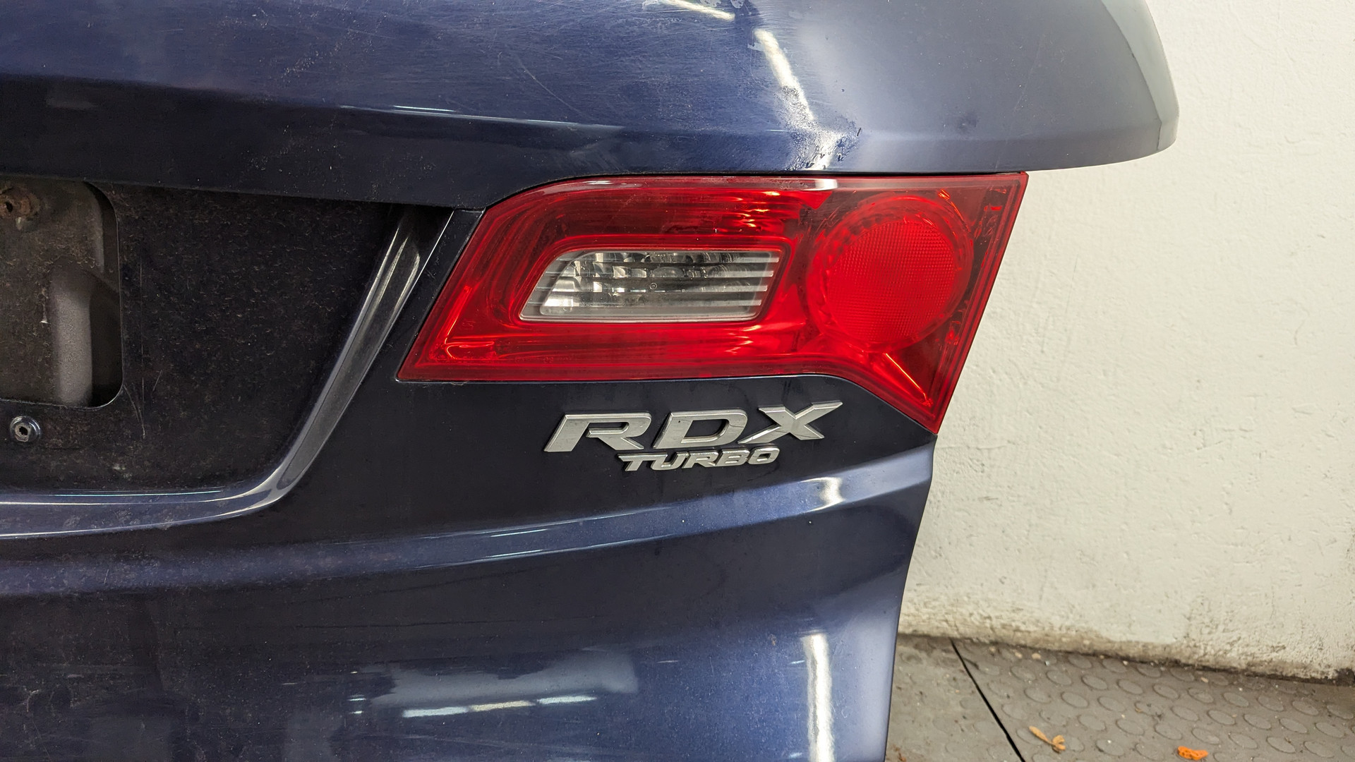 Дверь багажника