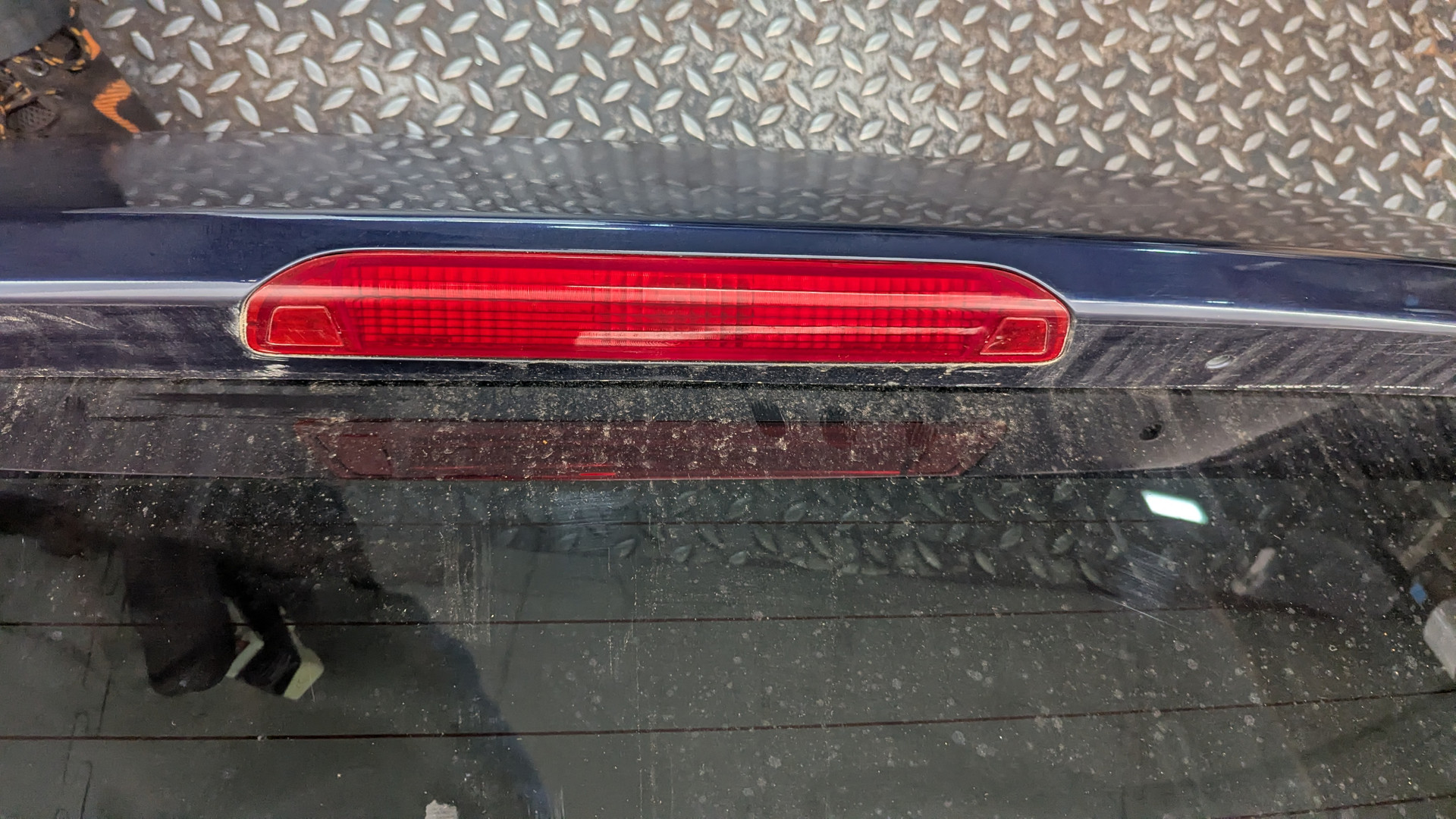 Дверь багажника