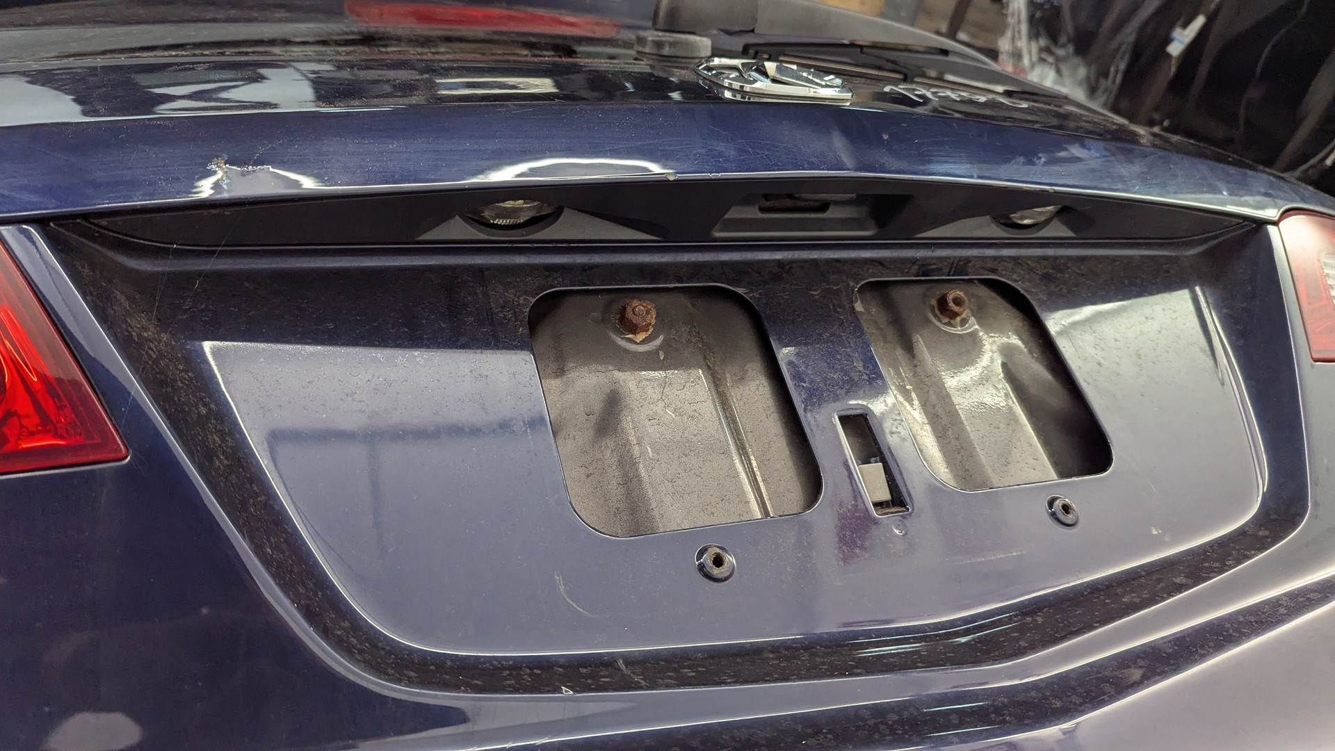 Дверь багажника