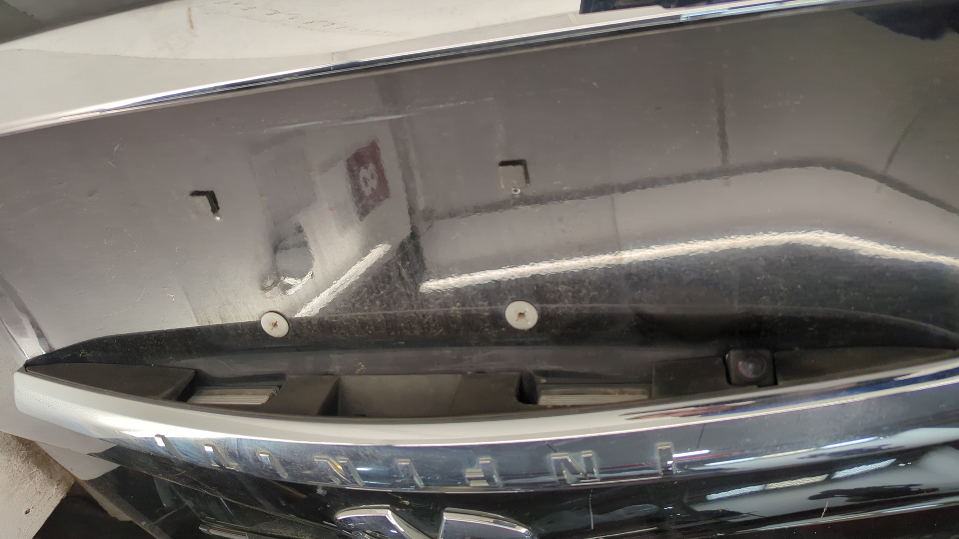 Дверь багажника