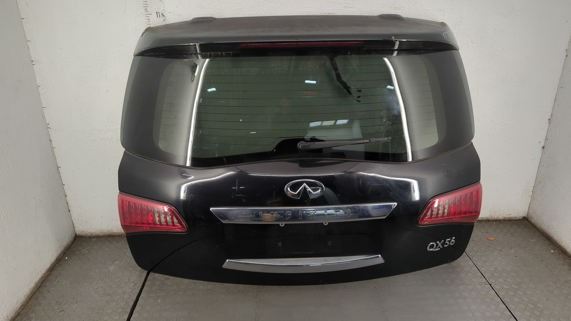 Дверь багажника