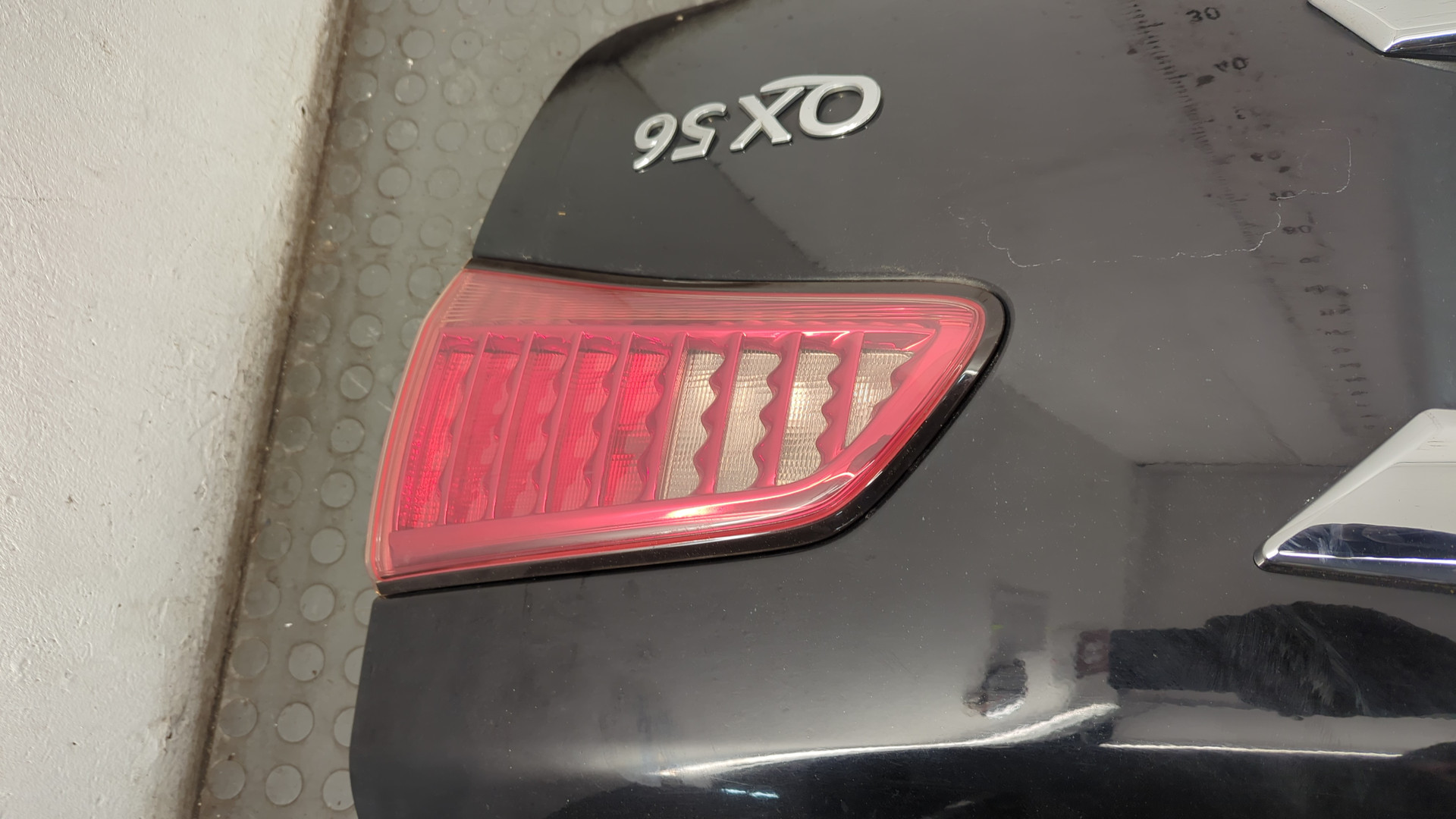 Дверь багажника