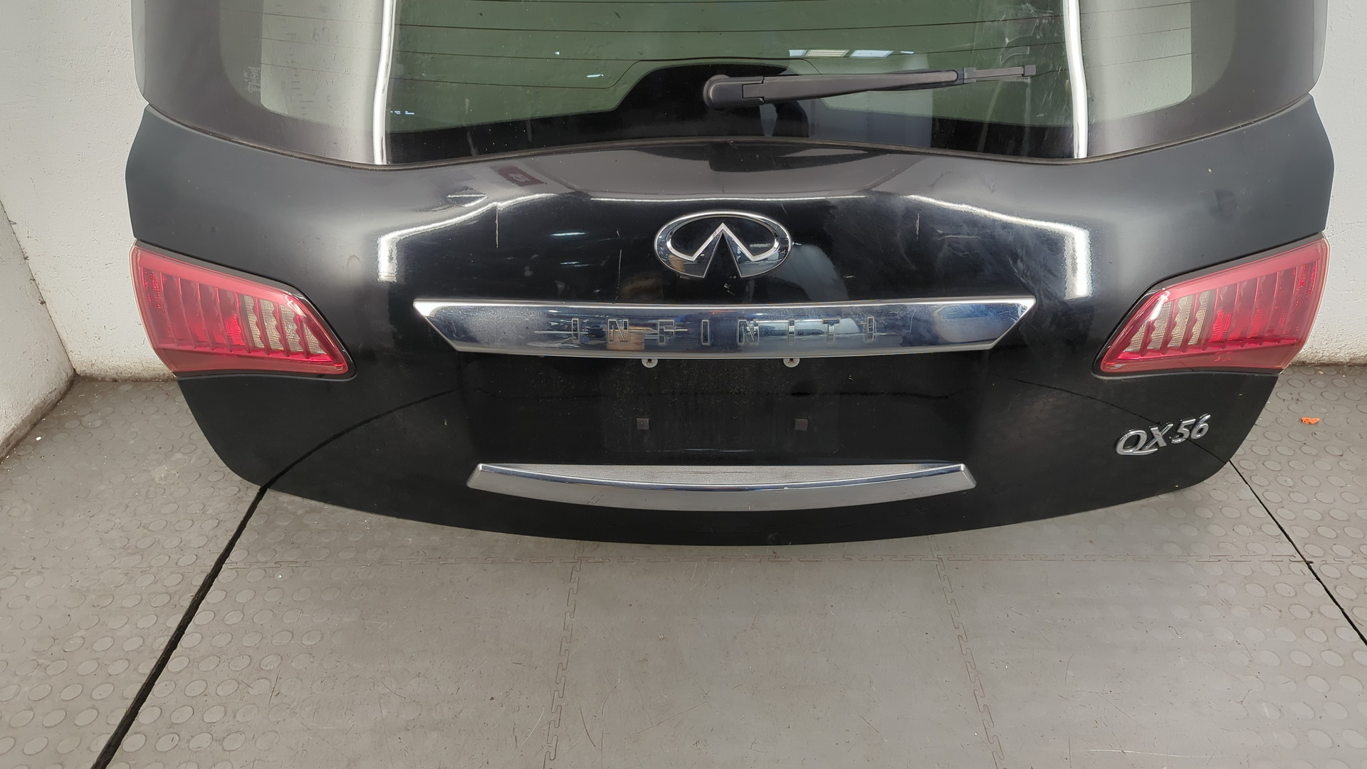 Дверь багажника