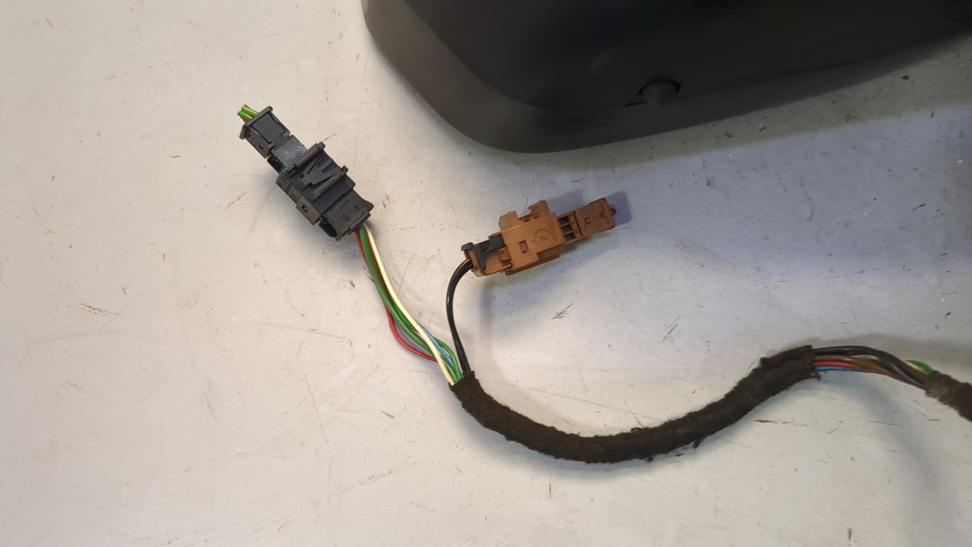 Зеркало правое электрическое