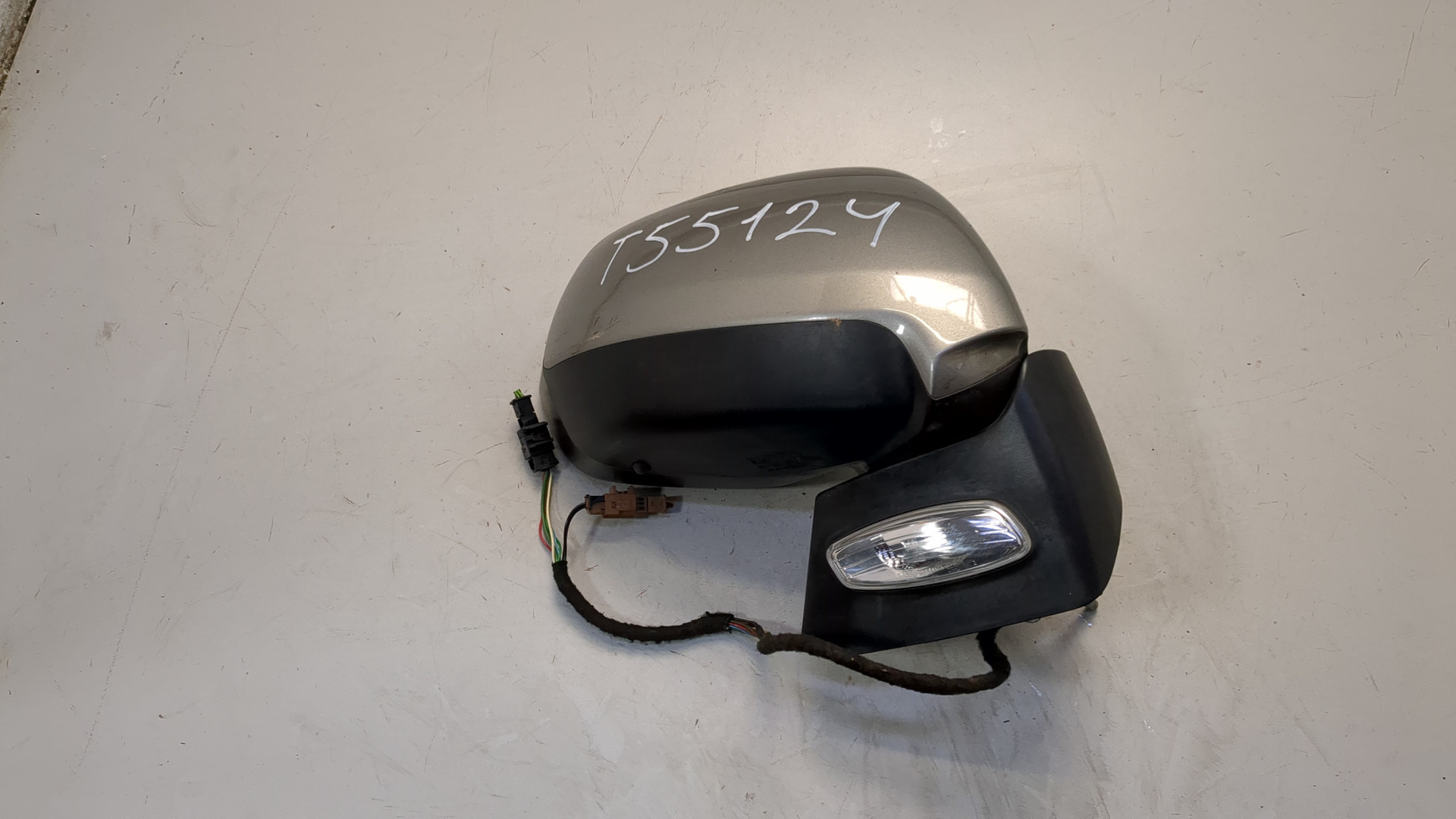 Зеркало правое электрическое