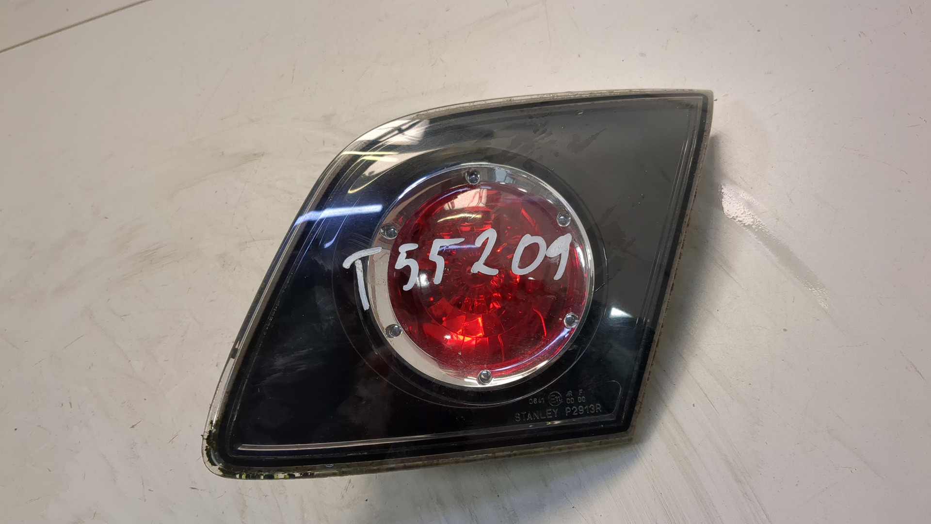 Фонарь задний внутренний правый