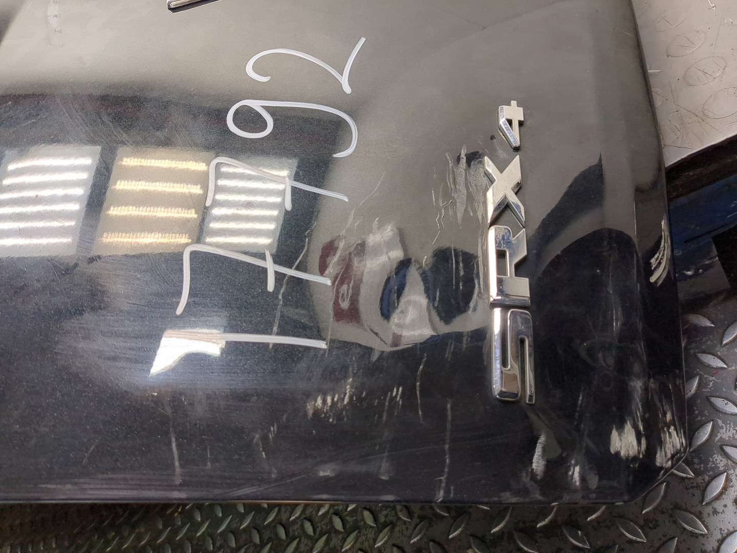 Дверь багажника