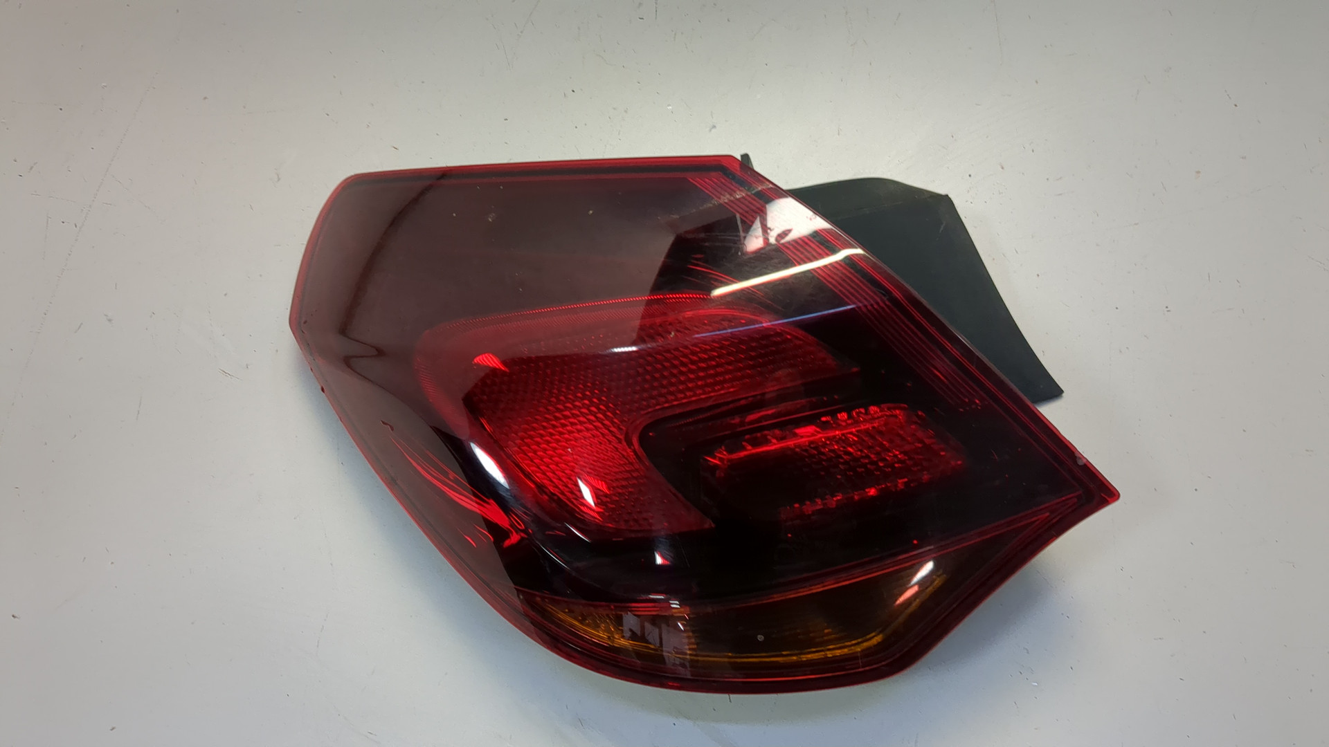 Фонарь задний левый