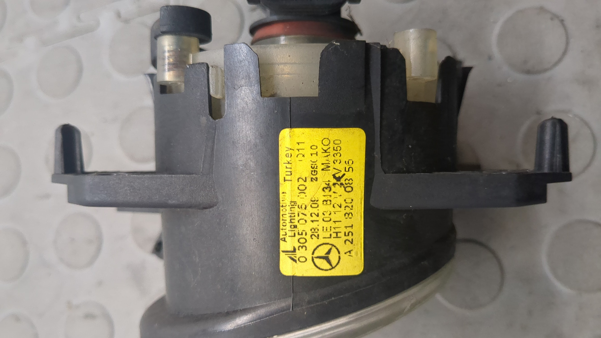 Фара противотуманная правая