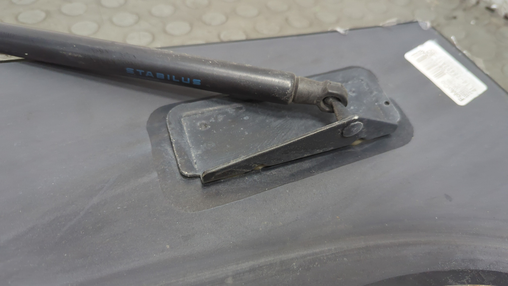 Стекло заднее