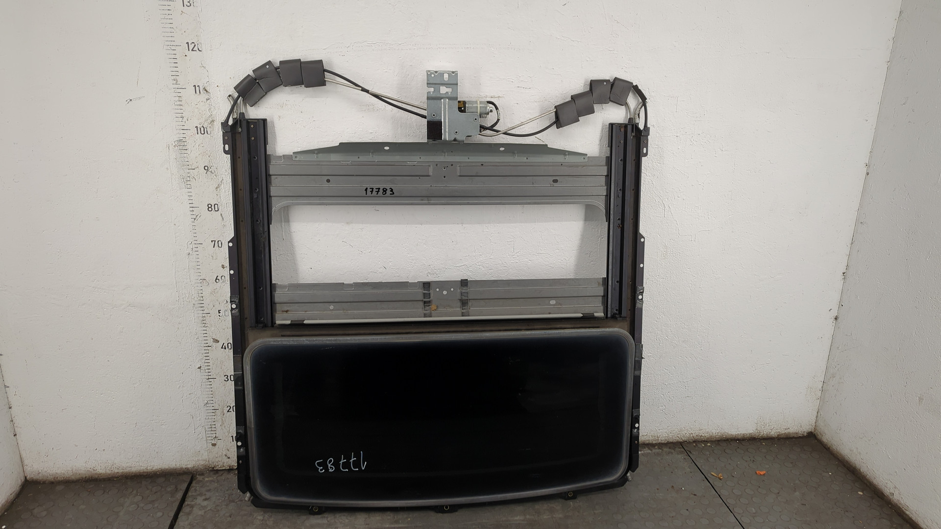 Люк в сборе электрический