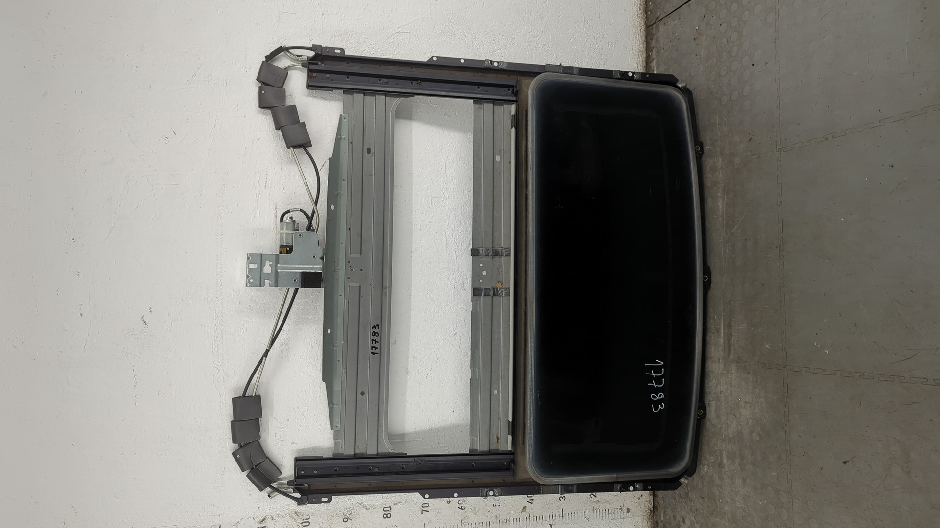 Люк в сборе электрический