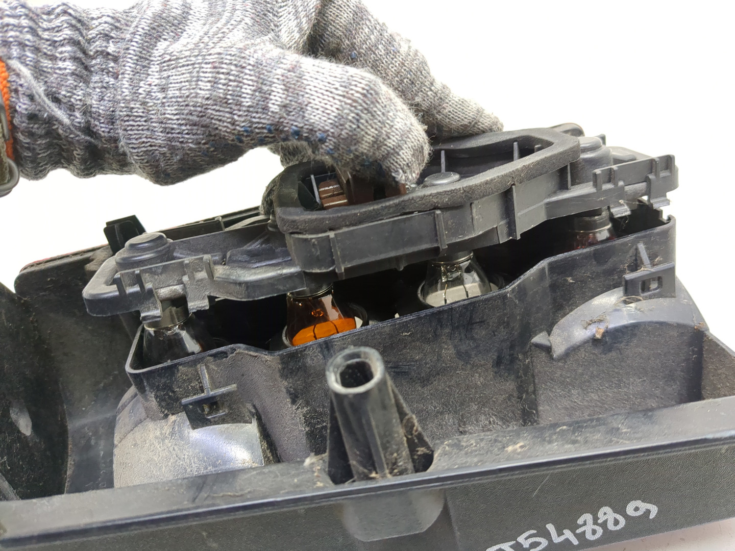 Фонарь задний левый