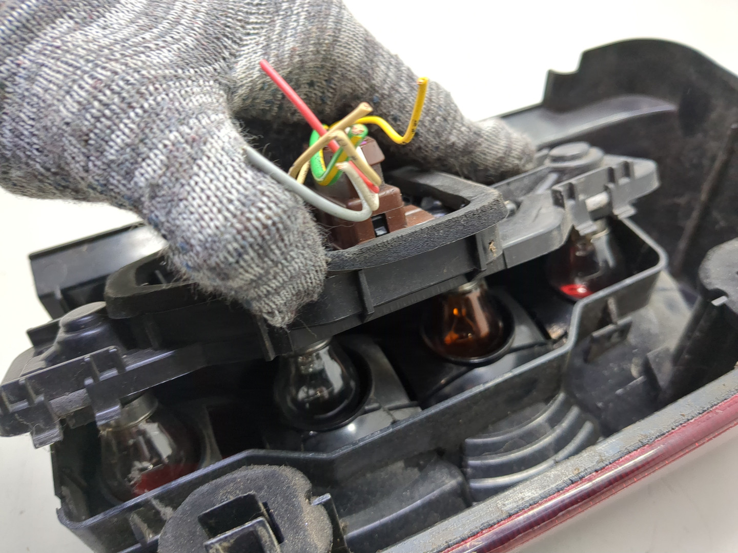 Фонарь задний левый