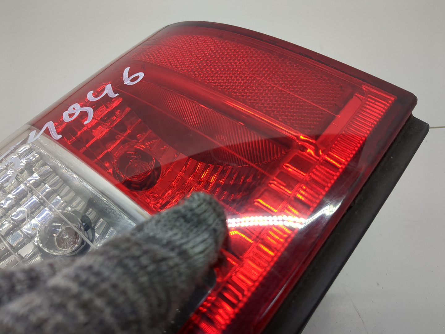 Фонарь задний правый