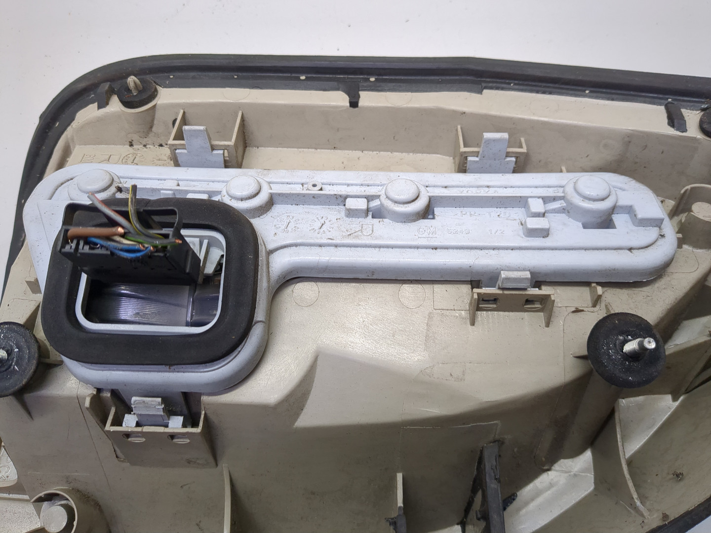 Фонарь задний правый