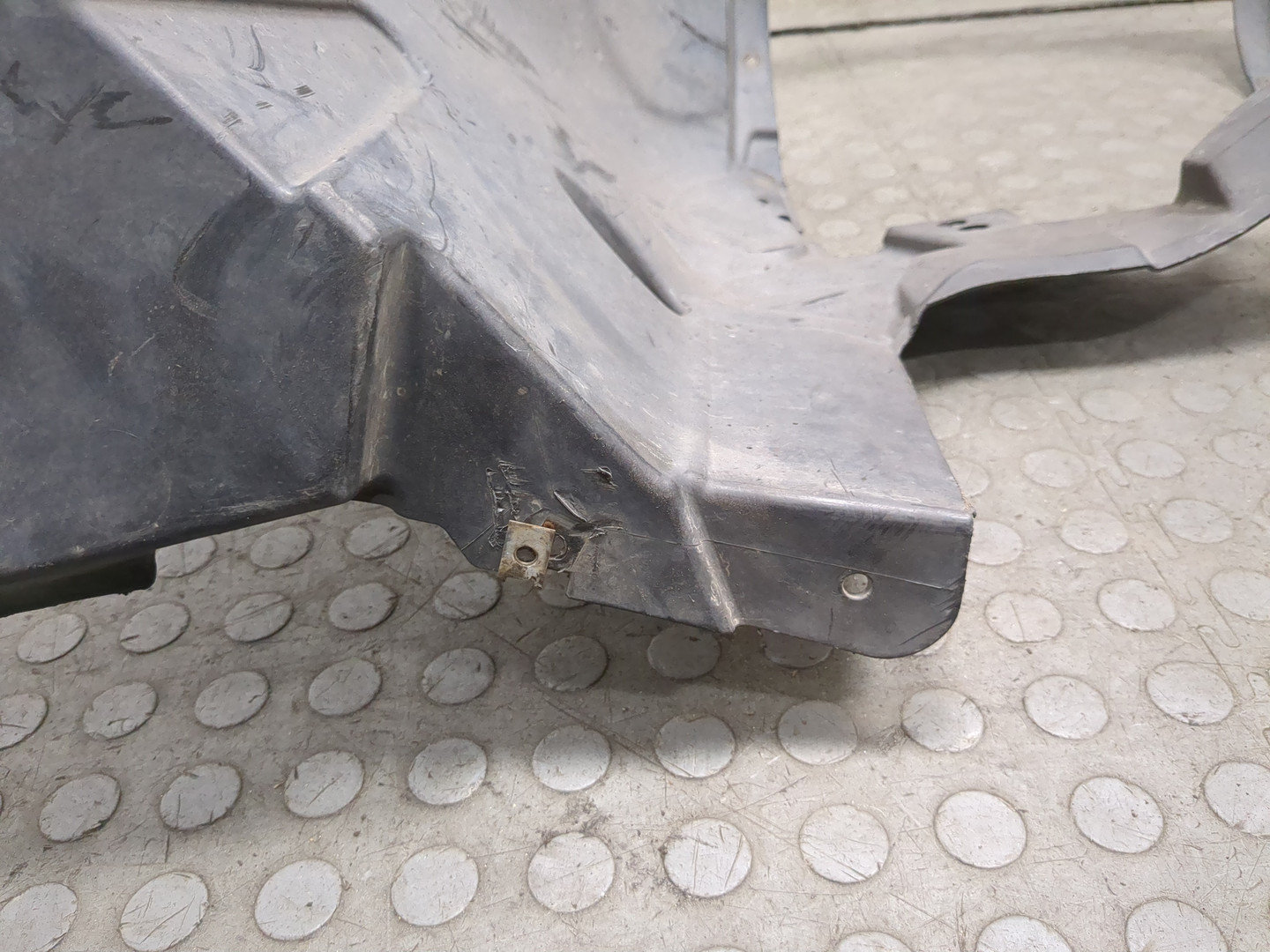 Локер передний правый