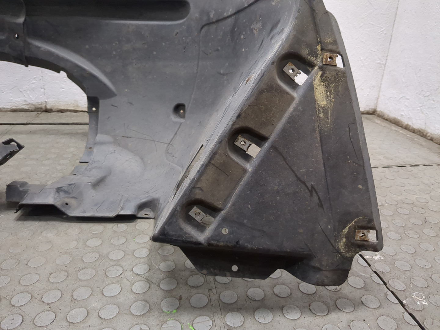 Локер передний правый