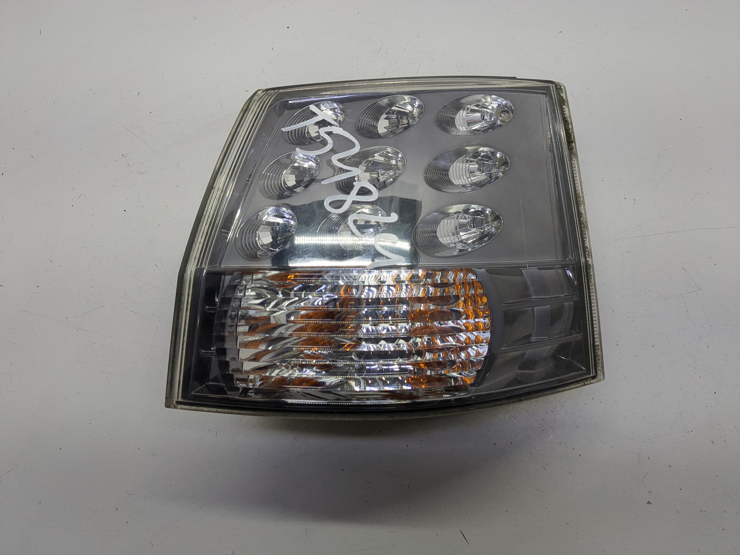 Фонарь задний правый