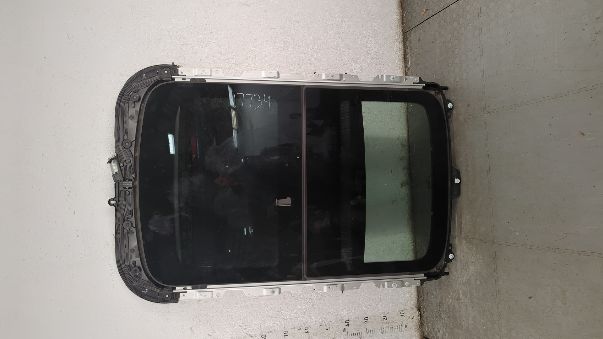 Люк в сборе электрический