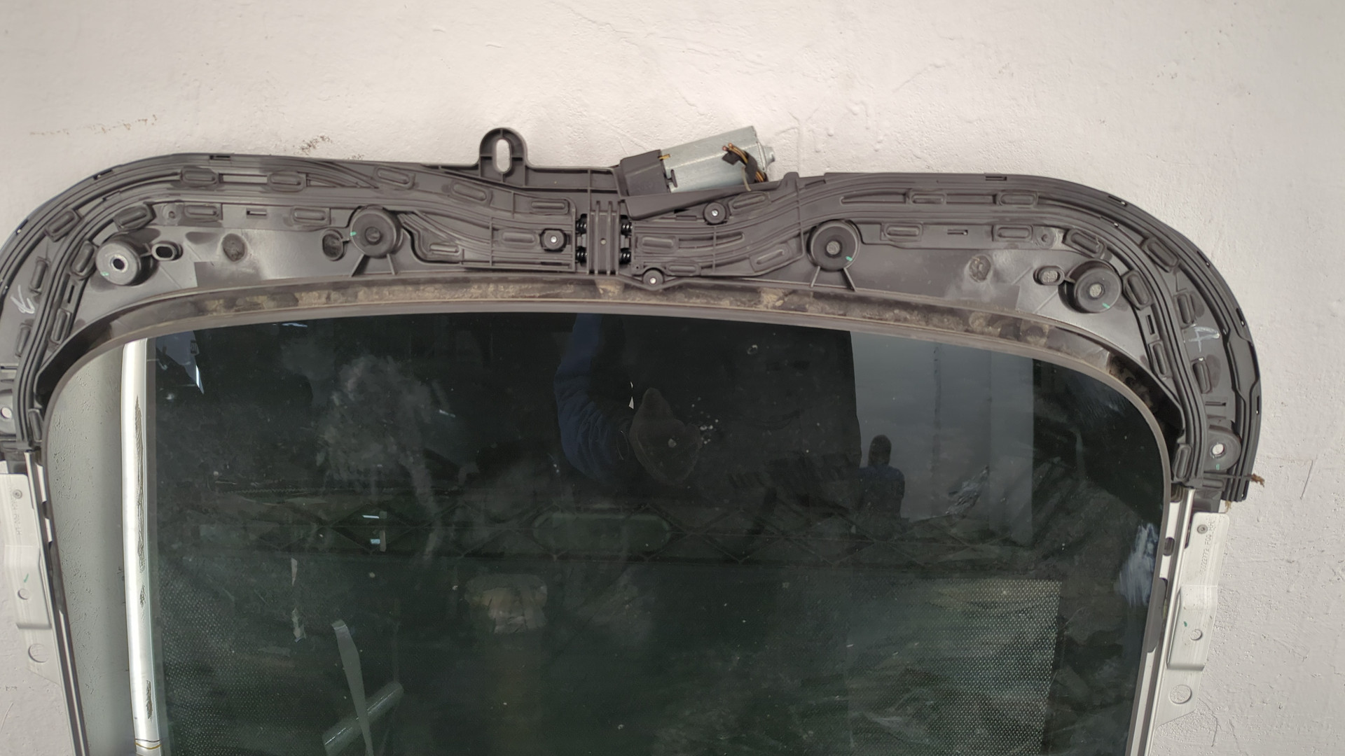 Люк в сборе электрический