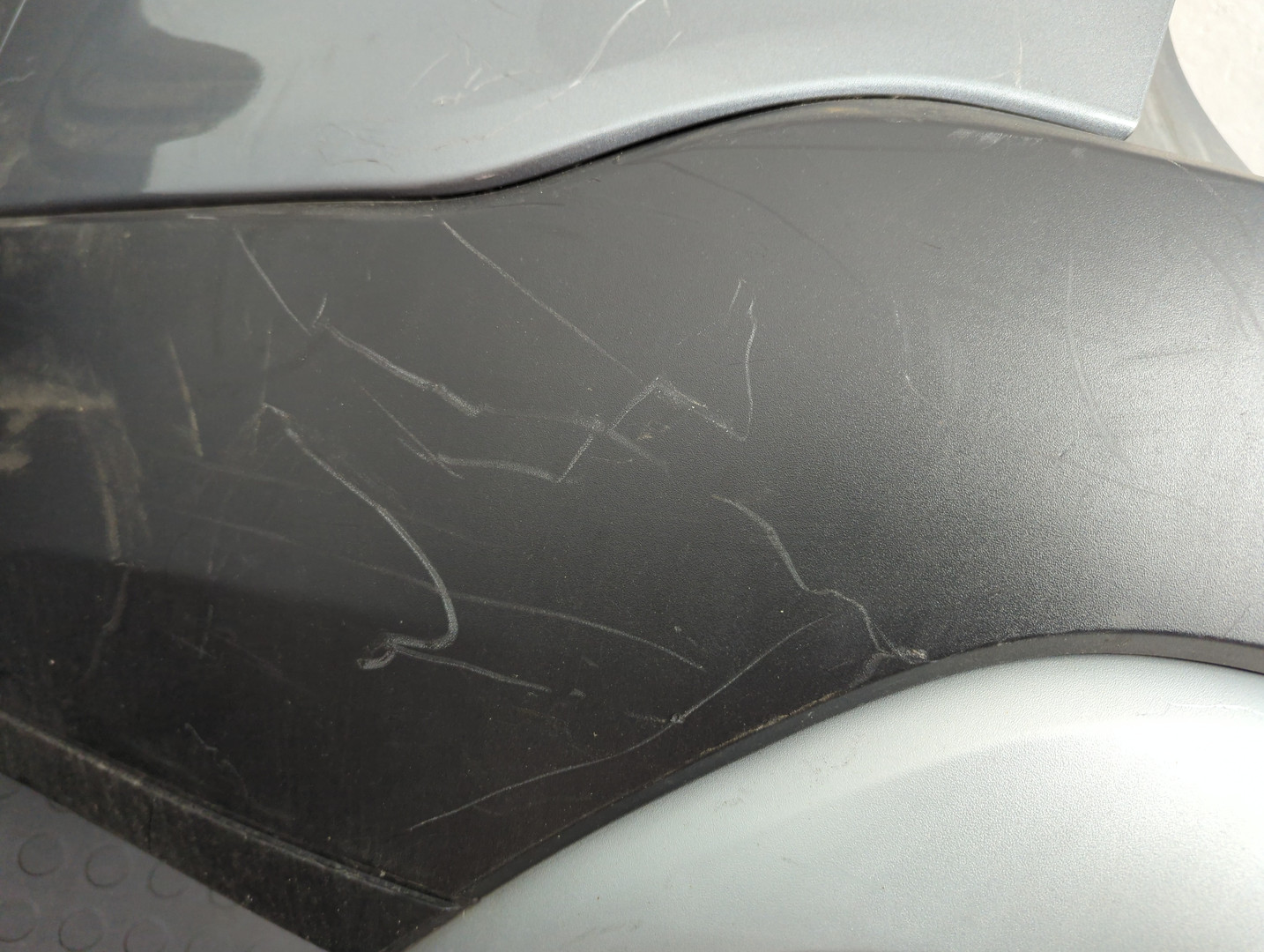 Бампер задний