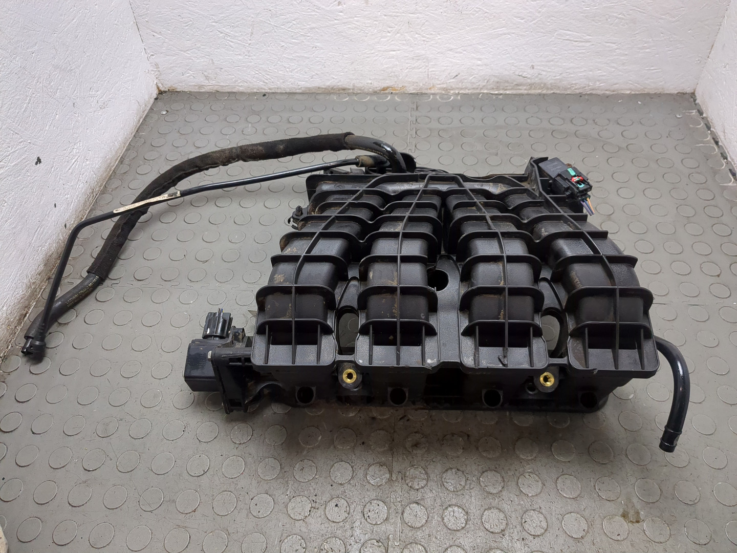 Коллектор впускной