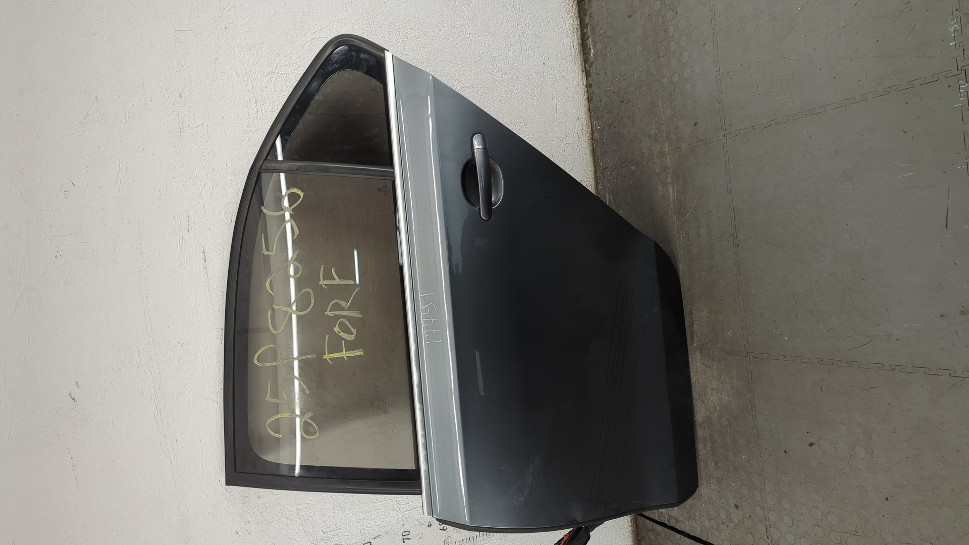 Дверь задняя левая