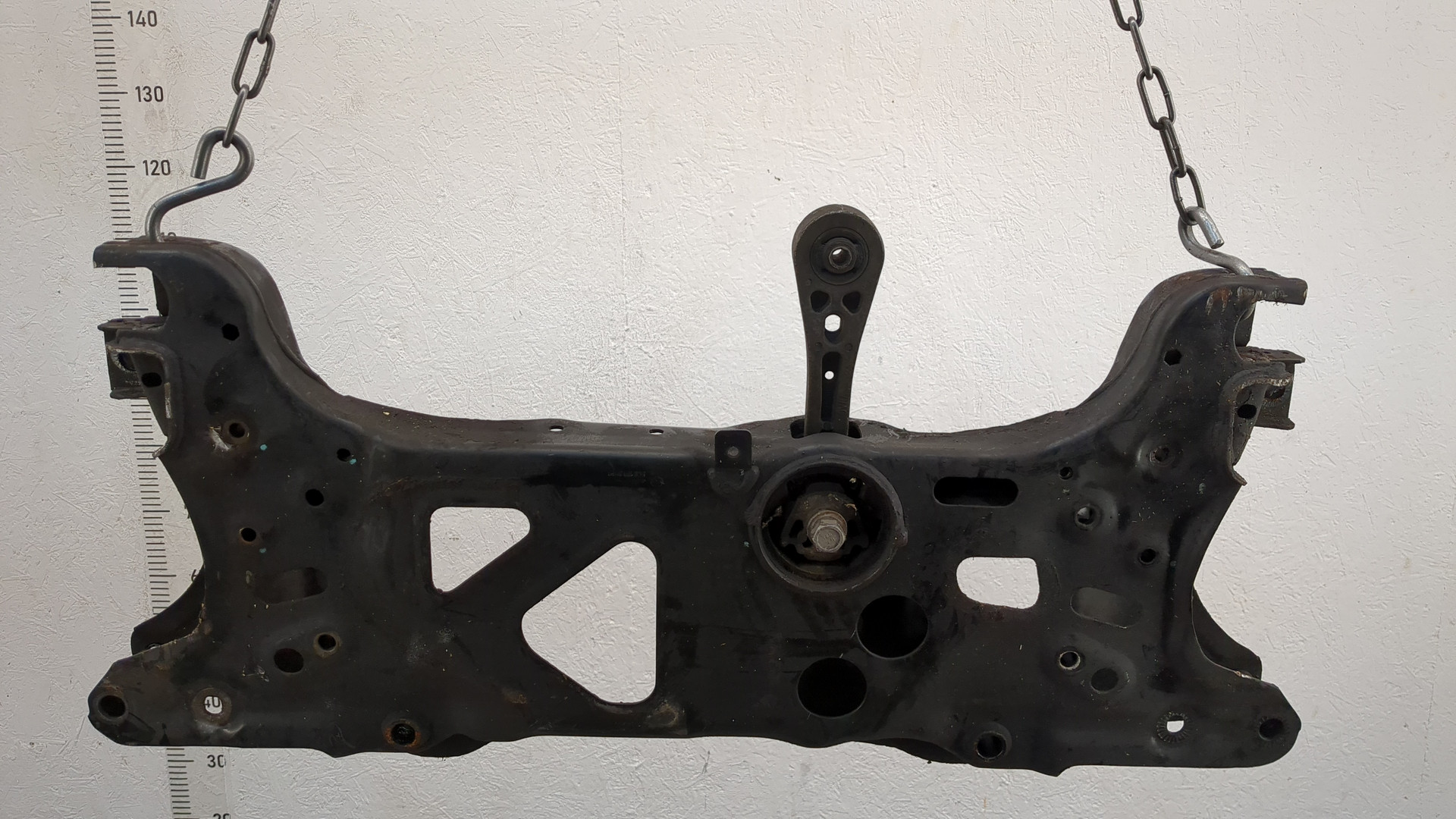 Балка подмоторная